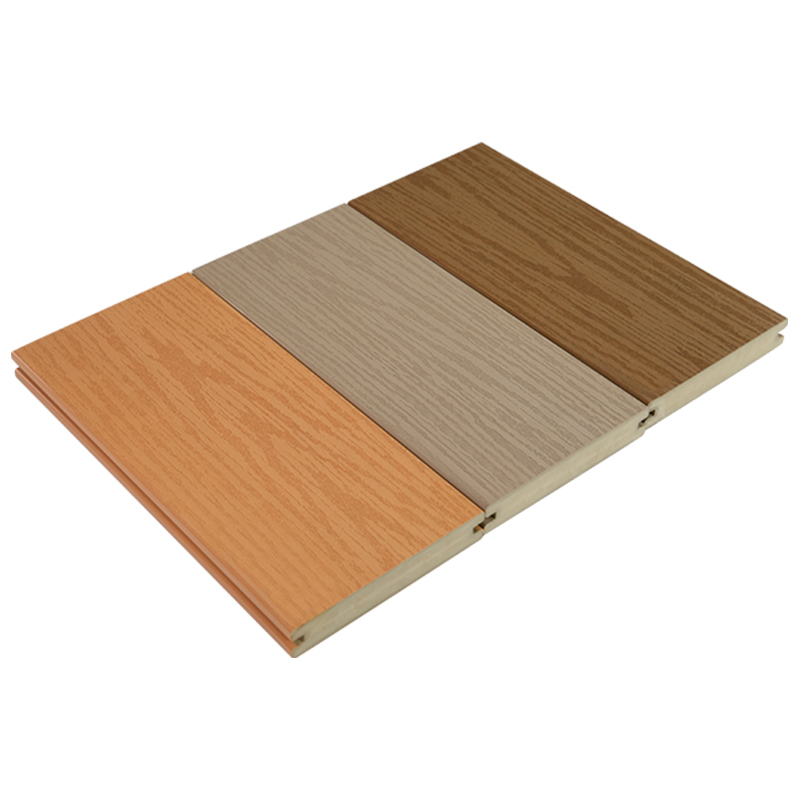 ความกว้าง 140 มม. ความหนา 24 มม. เป็นมิตรกับสิ่งแวดล้อม รีไซเคิลได้ พื้น PVC / ASA ที่ทนต่อการกัดกร่อนกลางแจ้ง